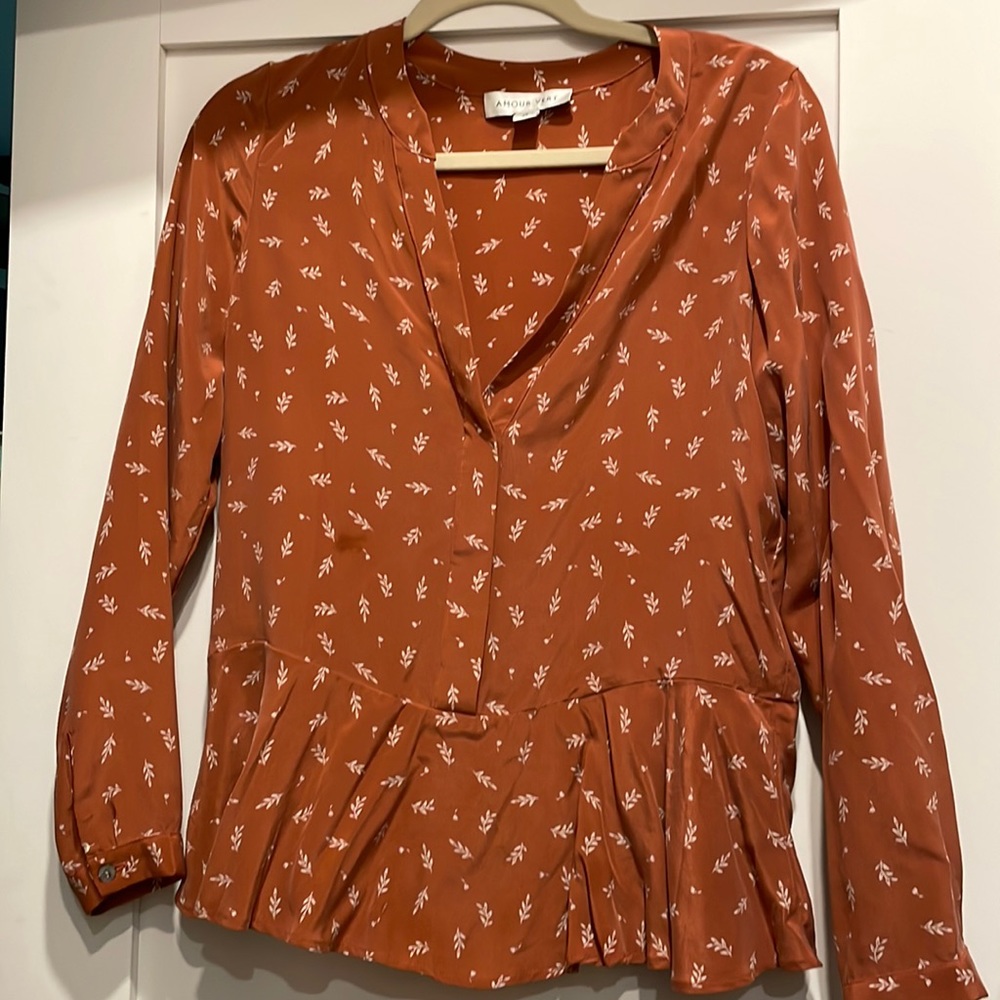 Silk Amour Vert top